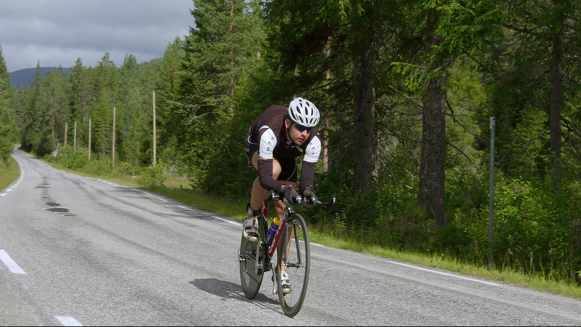 黄鸭组合展翅破浪，中国队力克马来西亚队点燃赛场